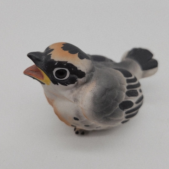 RARE Vintage Set (2) Porcelain Sparrow Figurines 2" x 2" Japan - Picture 4 of 8